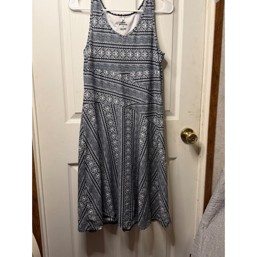 Prana‎ Quinn Dress Black White Geometric Tribal Print Racerback Shelf Bra Medium